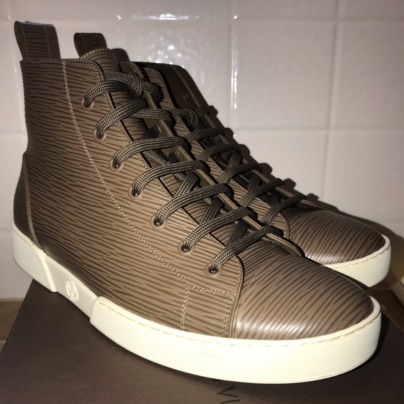 Louis Vuitton sneakers - Picture 1 of 8